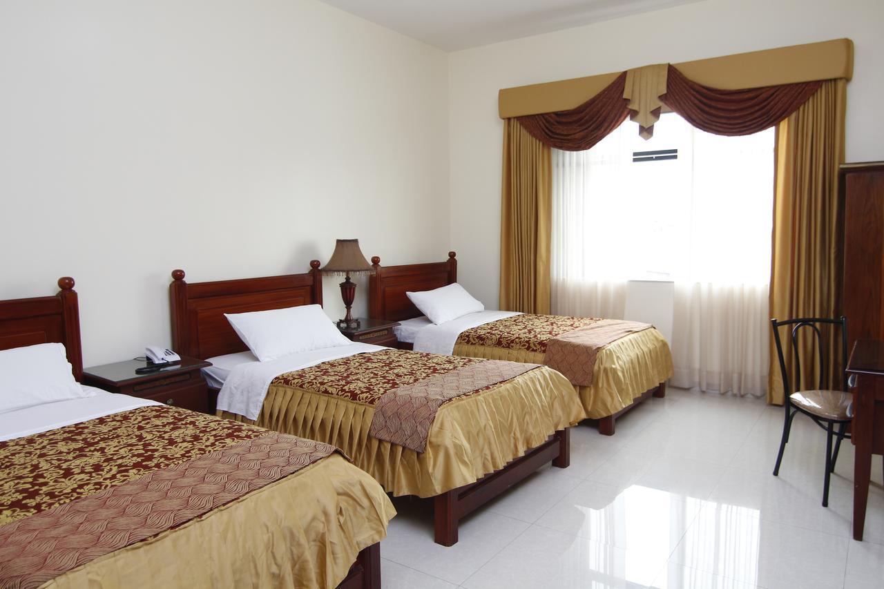 Hotel Versailles Internacional Guayaquil Bagian luar foto