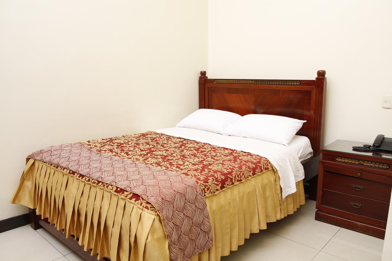 Hotel Versailles Internacional Guayaquil Bagian luar foto