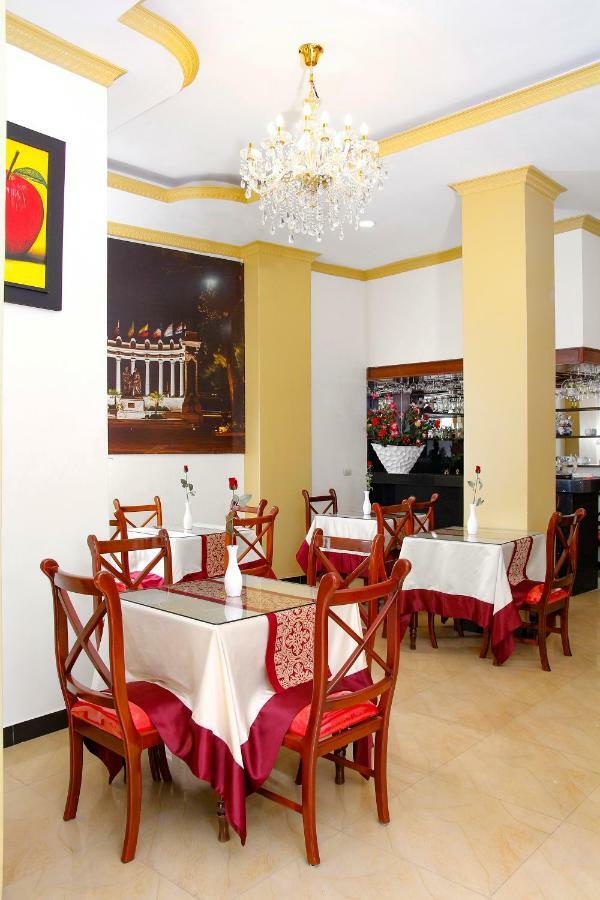 Hotel Versailles Internacional Guayaquil Bagian luar foto
