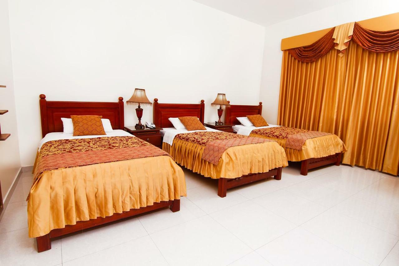 Hotel Versailles Internacional Guayaquil Bagian luar foto